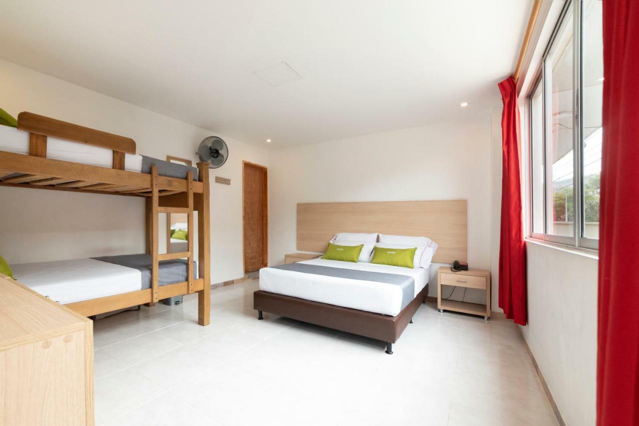 Ayenda 1238 Nuevo Colombia Otel Medellín Dış mekan fotoğraf